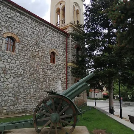 Rest Suite On The Pedestrian Street Kalavryta Exterior photo