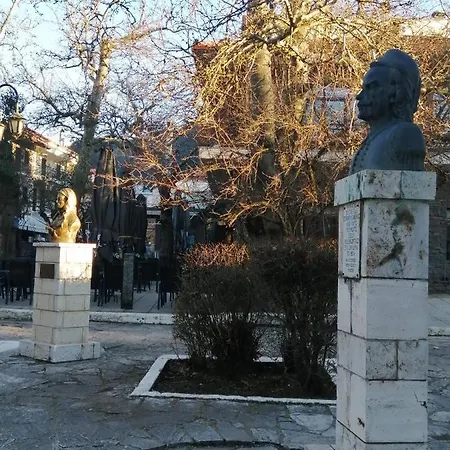 Rest Suite On The Pedestrian Street Kalavryta Exterior photo