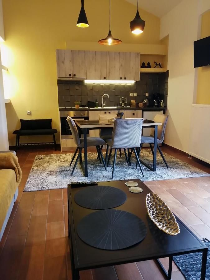 Apartment Rest On The Pedestrian Street Kalavryta