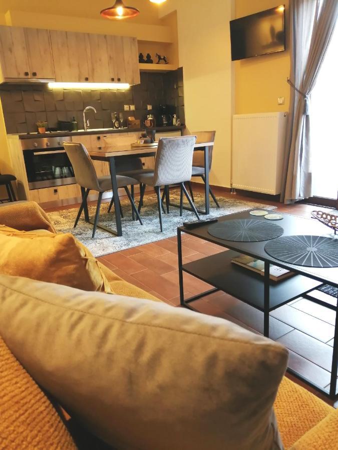 Apartment Rest On The Pedestrian Street Kalavryta
